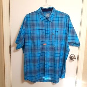 Men Heat gear Underarmour button up shirt XL